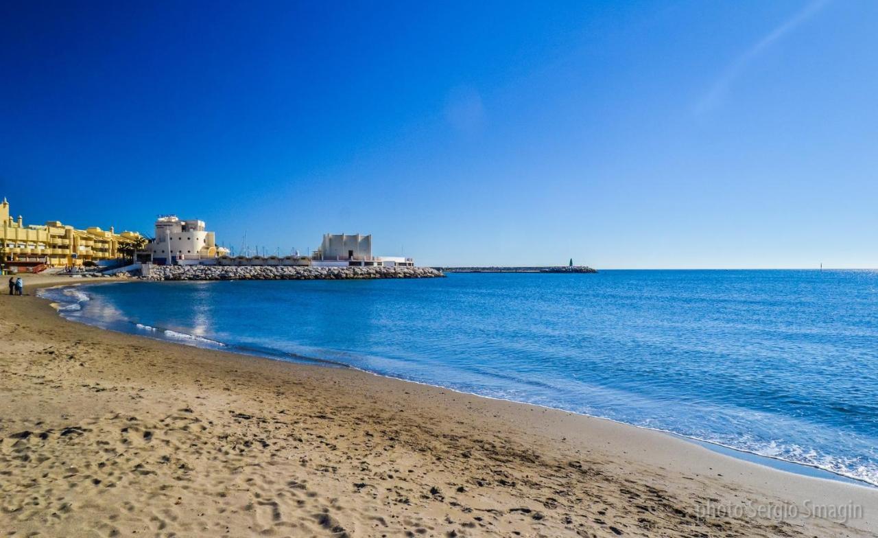 Timón II Apartamentos. A 90 metros de la playa. Piscina y Parking gratis. Benalmádena Exterior foto